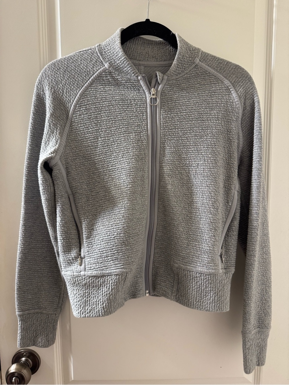 Lululemon Ribbed Light Gray Zip-Up Jacket Sz 2
